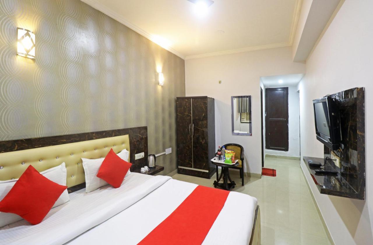 Airport Samara Inn New Delhi Exterior photo