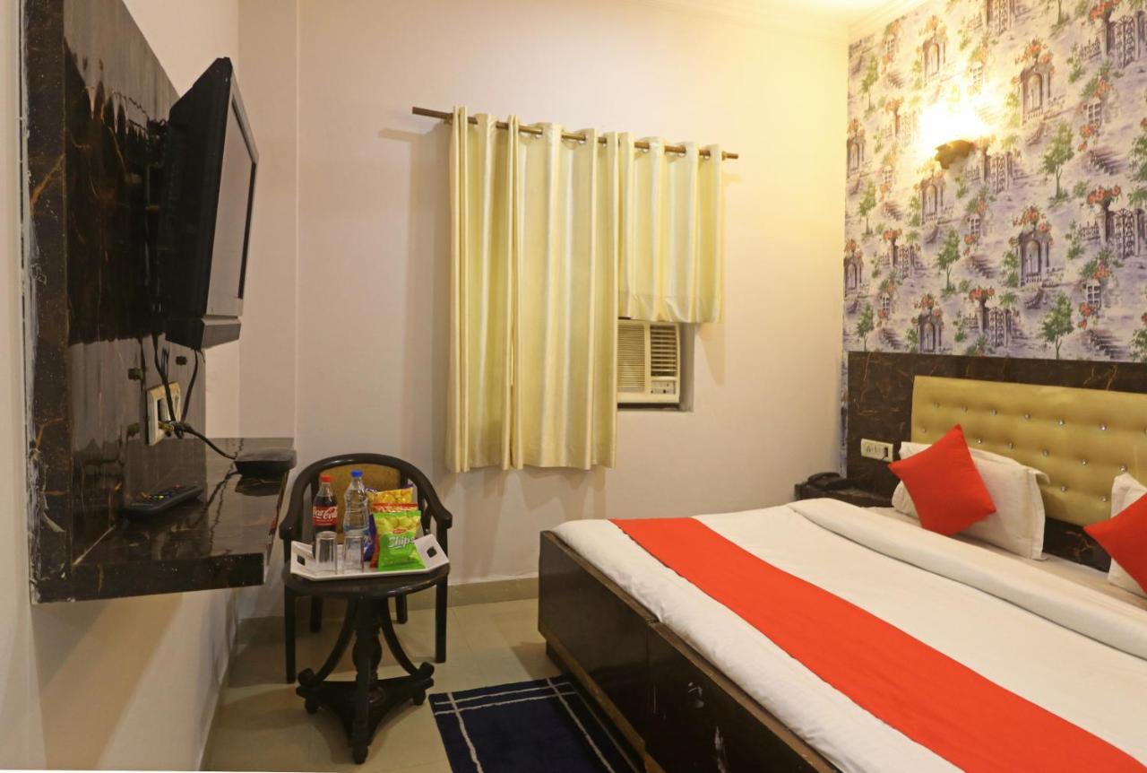 Airport Samara Inn New Delhi Exterior photo