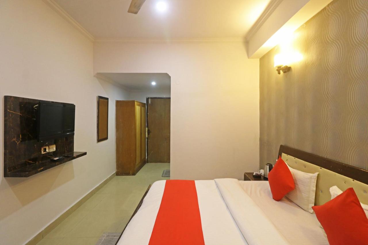 Airport Samara Inn New Delhi Exterior photo