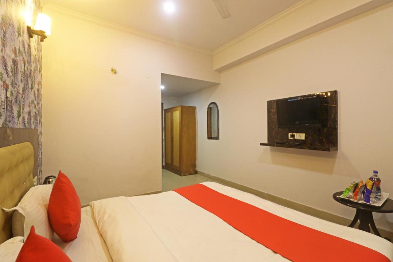 Airport Samara Inn New Delhi Exterior photo