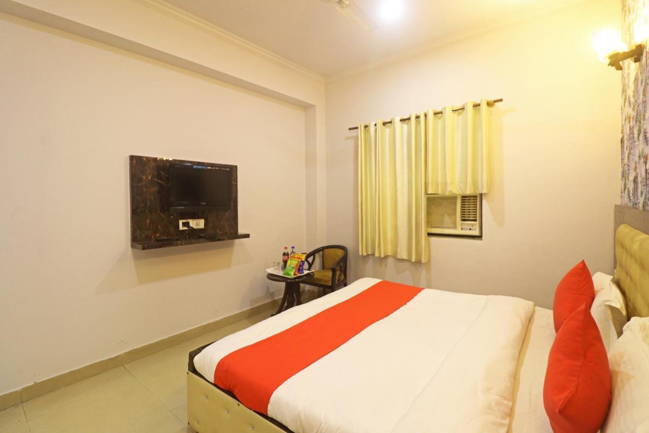 Airport Samara Inn New Delhi Exterior photo