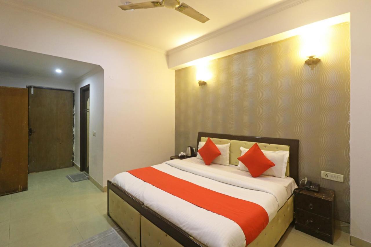 Airport Samara Inn New Delhi Exterior photo
