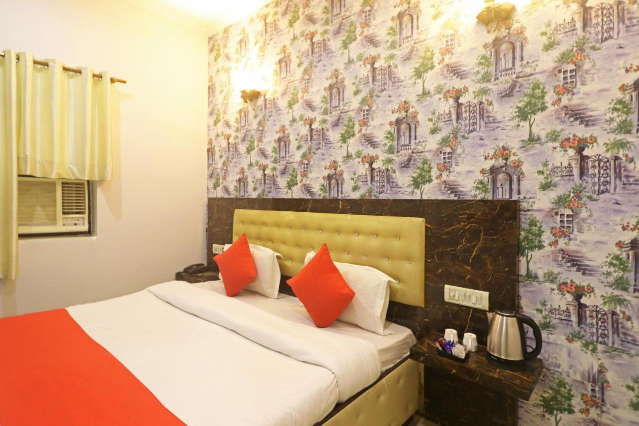 Airport Samara Inn New Delhi Exterior photo