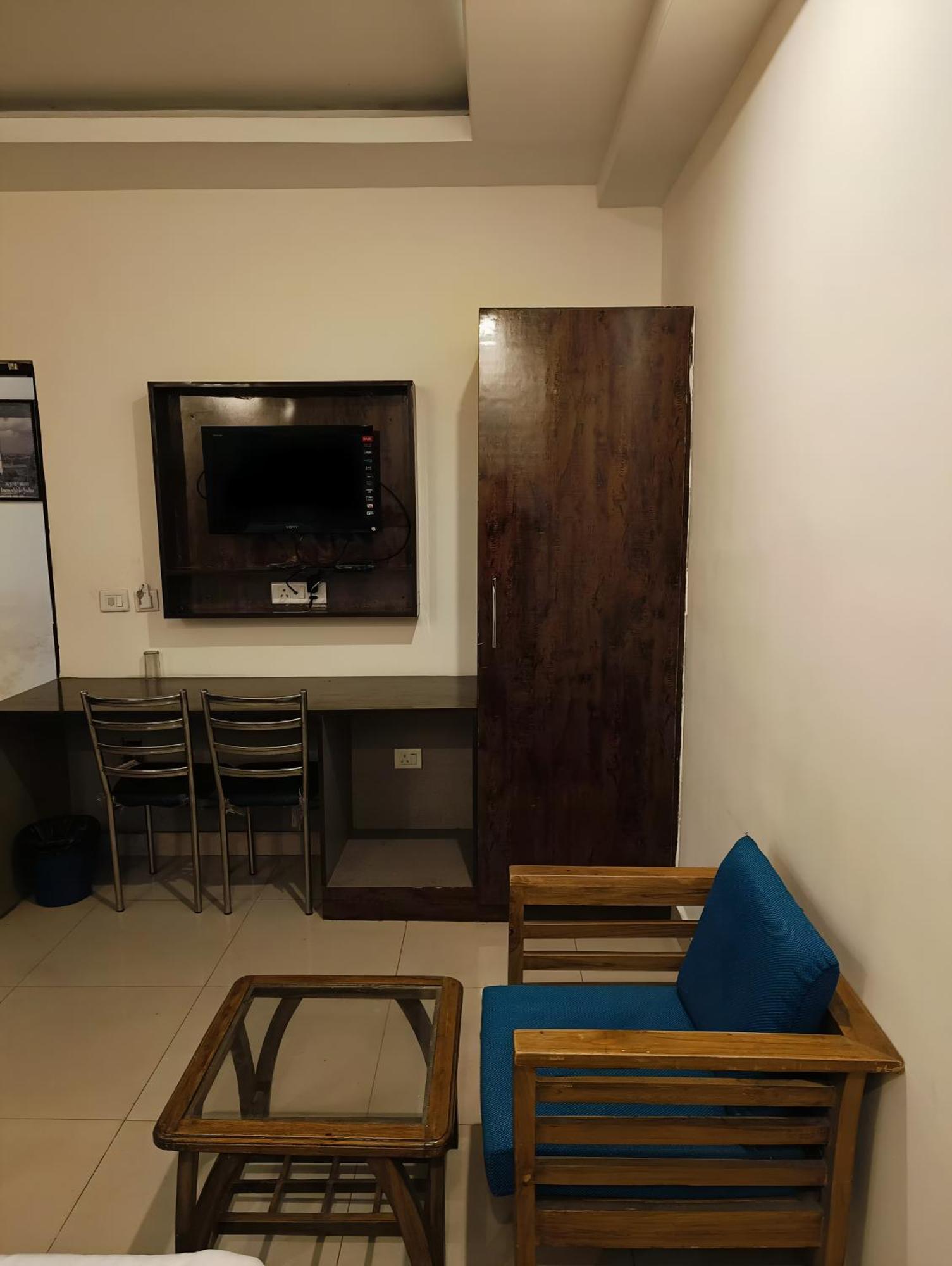 Airport Samara Inn New Delhi Exterior photo