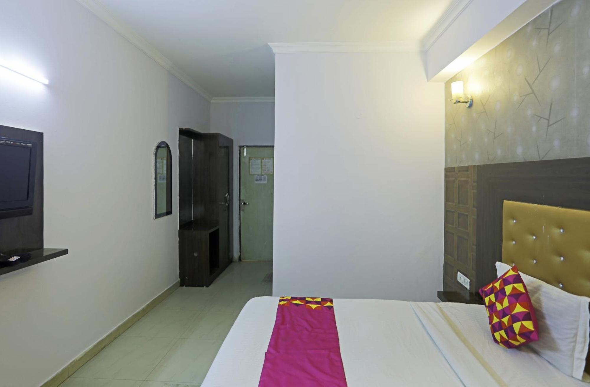 Airport Samara Inn New Delhi Exterior photo