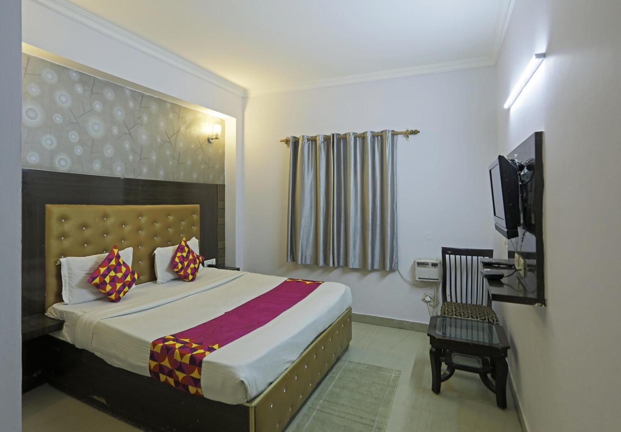 Airport Samara Inn New Delhi Exterior photo