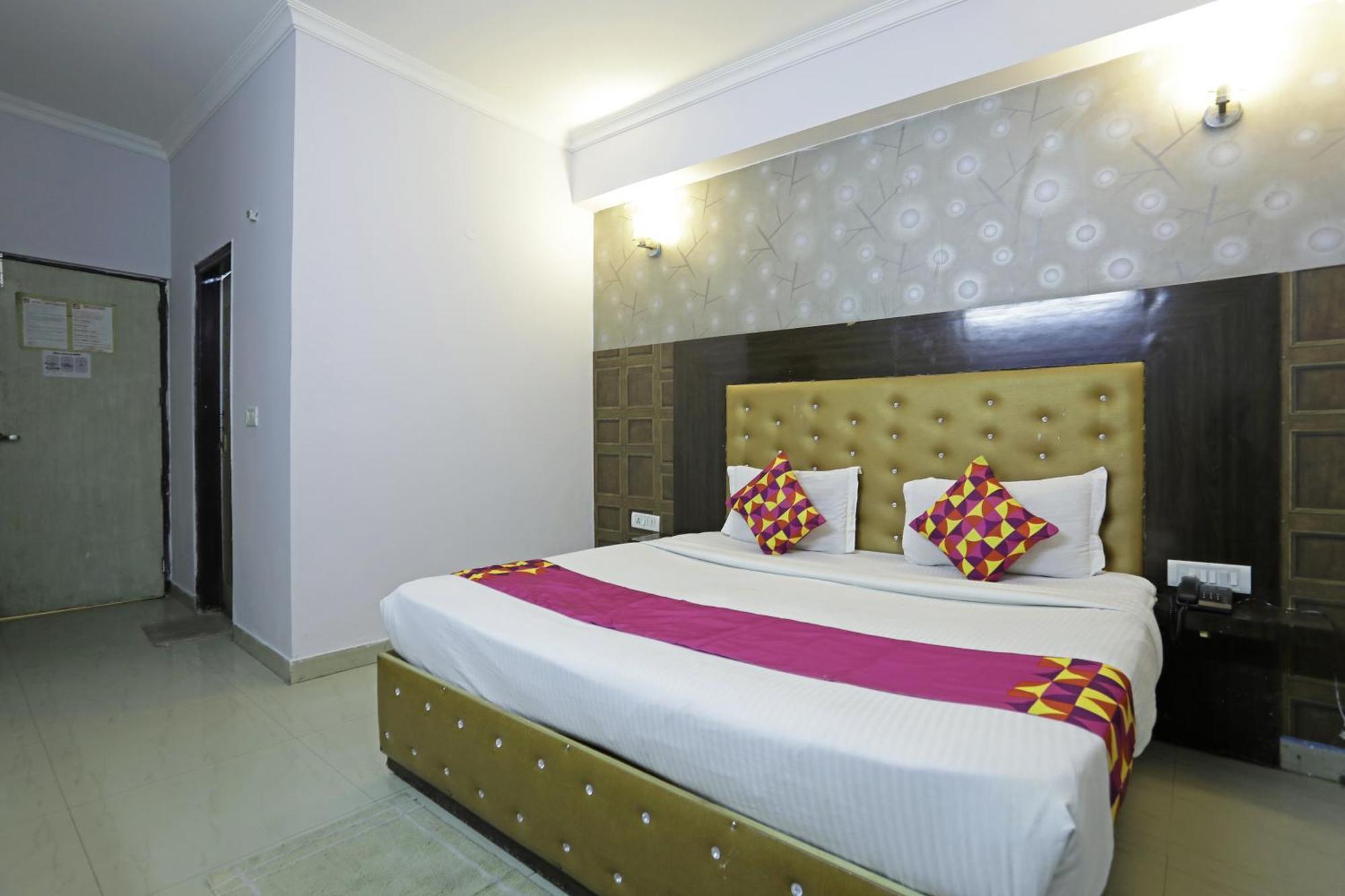 Airport Samara Inn New Delhi Exterior photo