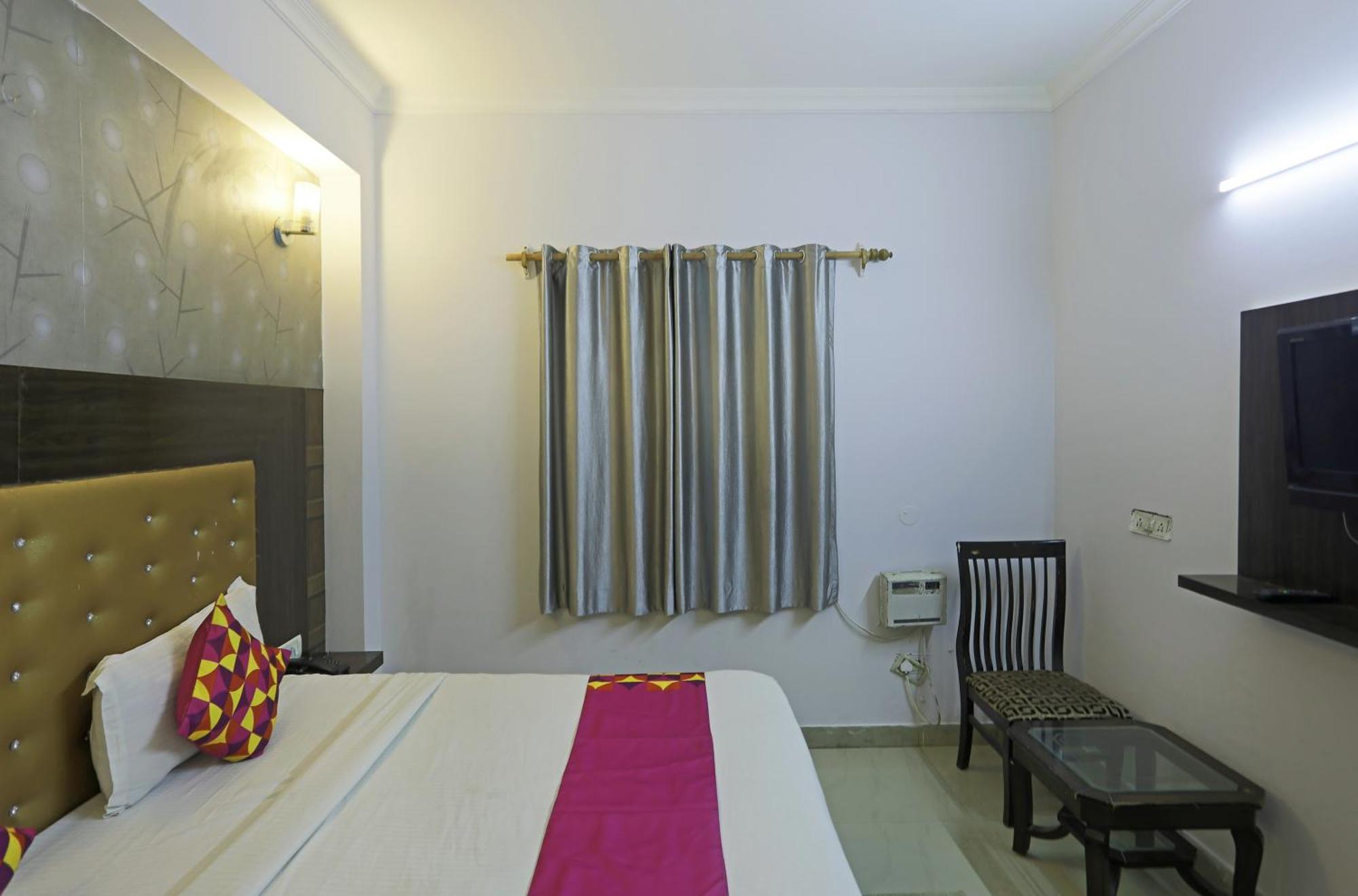 Airport Samara Inn New Delhi Exterior photo